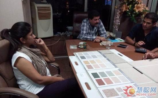 次日再次會(huì)面,洽談涂料工程細(xì)節(jié)