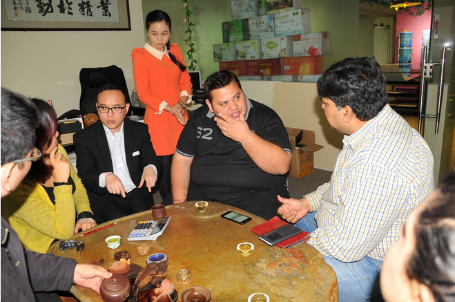 外國來賓再次到訪友情漆