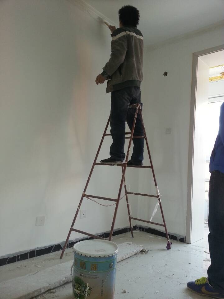 友情漆以優(yōu)質(zhì)產(chǎn)品和優(yōu)勝服務(wù)領(lǐng)先同行